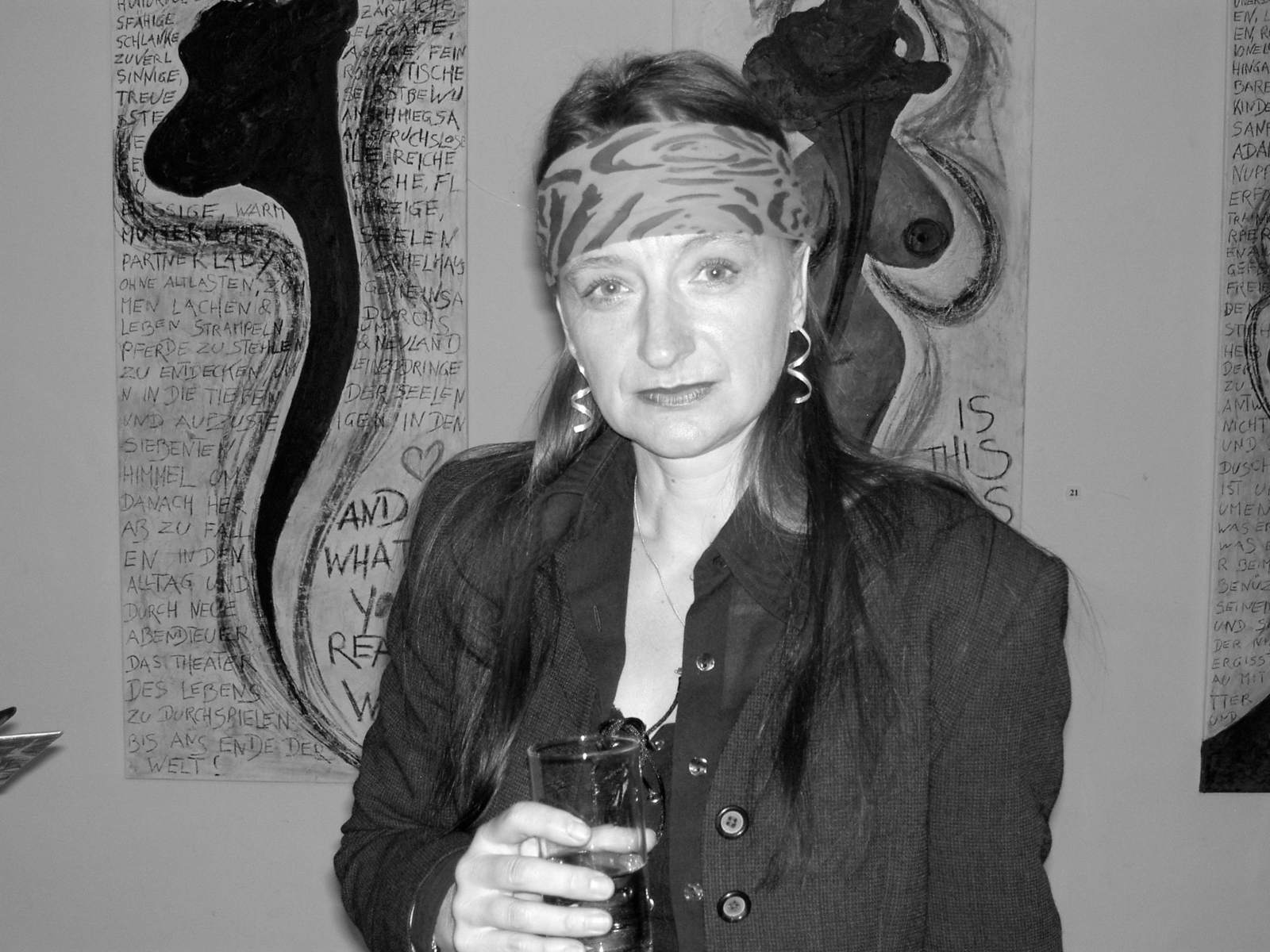 Caren Dinges  in ihrer Ausstellung Galerie Alpha 2005